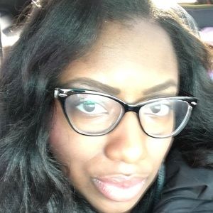 Meet your Posher, Monique